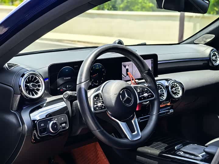 Фото 8 - Mercedes-Benz A-Class