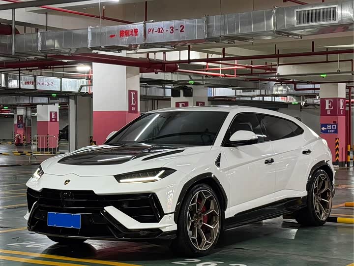 Фото 1 - Lamborghini Urus