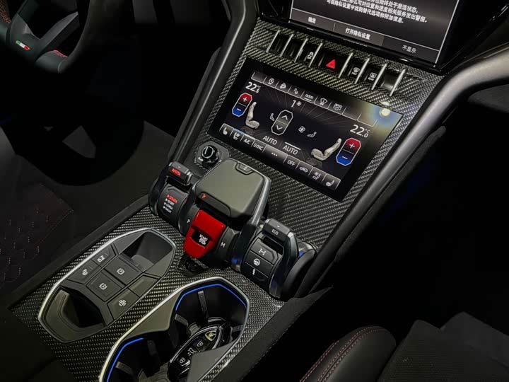 Фото 7 - Lamborghini Urus