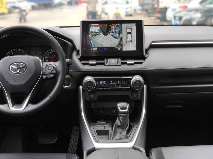 Фото 17 - Toyota Wildlander