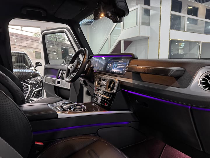 Фото 11 - Mercedes-Benz G-Class