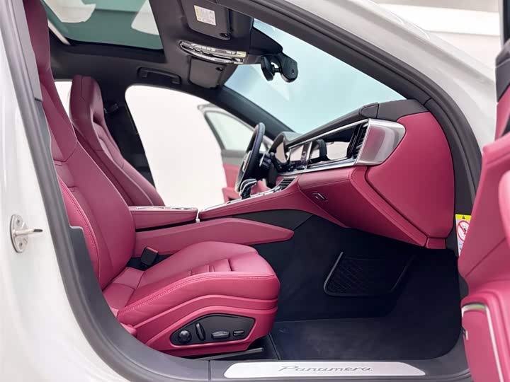 Фото 19 - Porsche Panamera