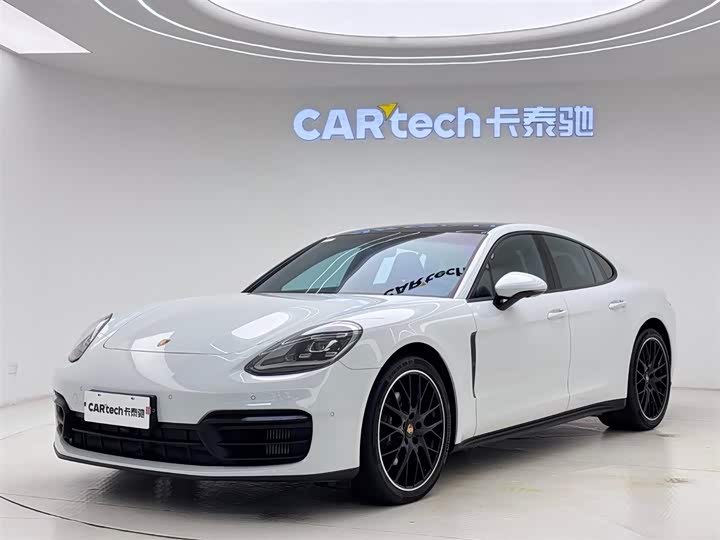 Фото 2 - Porsche Panamera