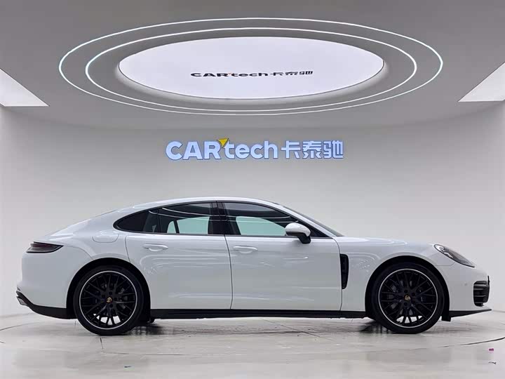 Фото 4 - Porsche Panamera