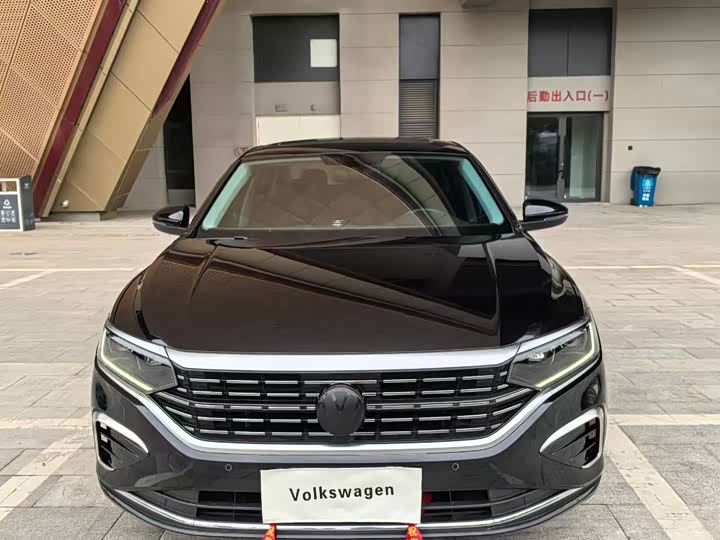 Фото 2 - Volkswagen Passat