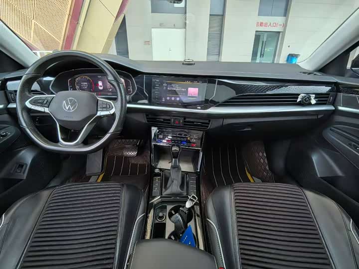 Фото 8 - Volkswagen Passat