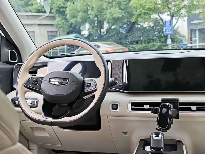 Фото 16 - Geely Icon