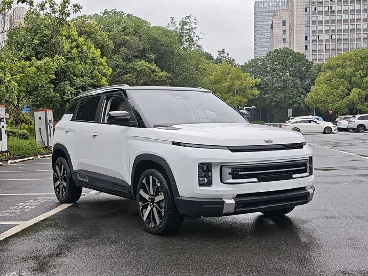 Фото 3 - Geely Icon