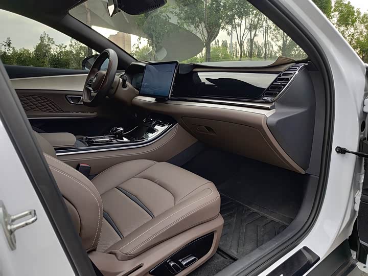 Фото 12 - BYD Han