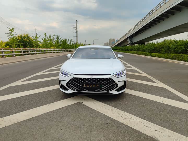 Фото 2 - BYD Han