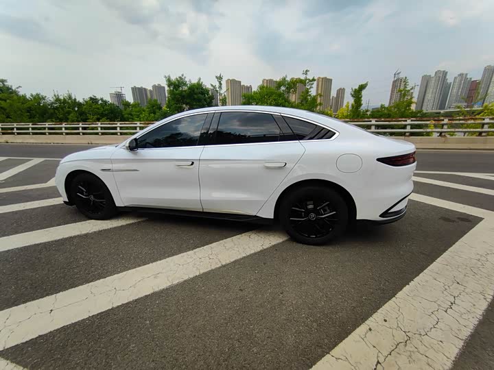 Фото 7 - BYD Han