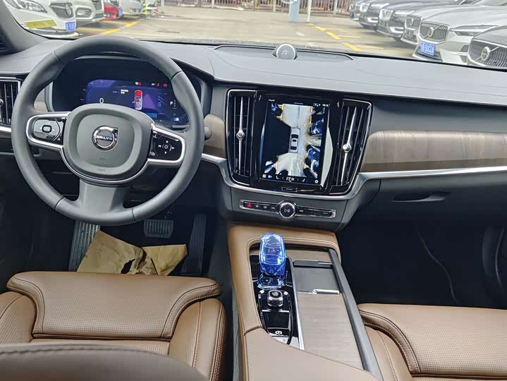 Фото 16 - Volvo S90