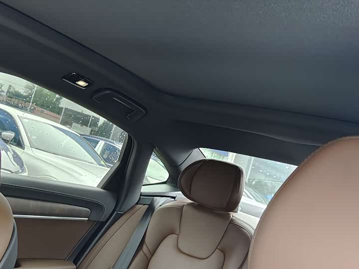 Фото 17 - Volvo S90