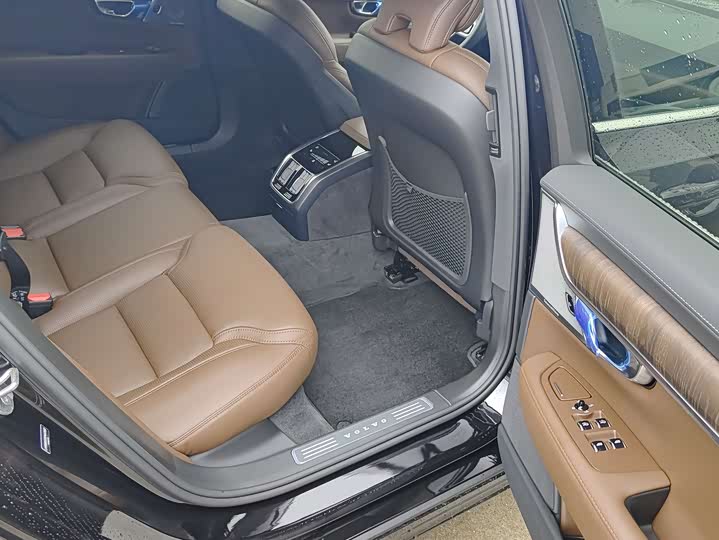 Фото 20 - Volvo S90