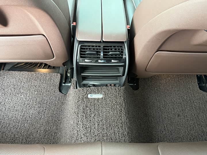 Фото 10 - BMW 5 Series