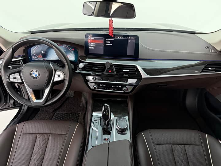 Фото 12 - BMW 5 Series