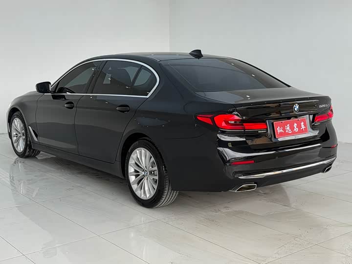 Фото 20 - BMW 5 Series