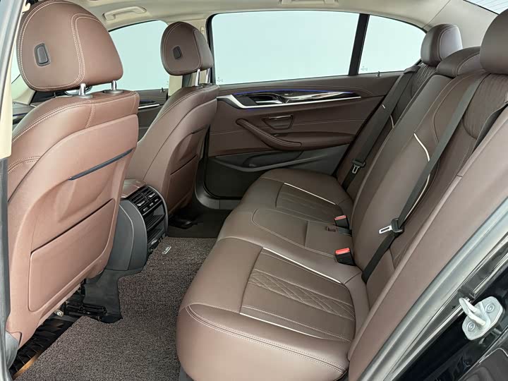 Фото 8 - BMW 5 Series