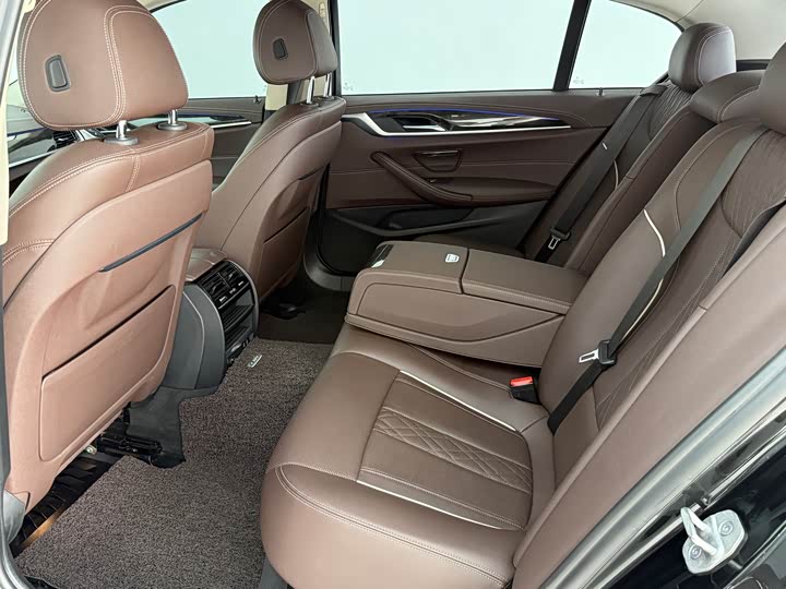 Фото 9 - BMW 5 Series