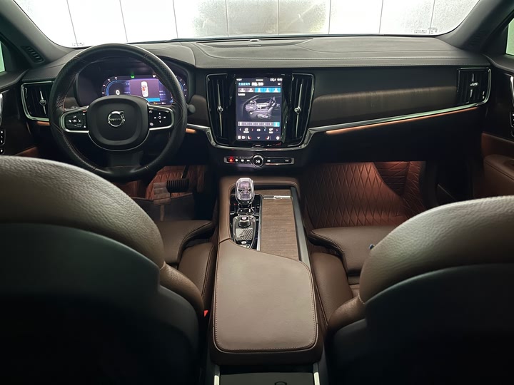 Фото 16 - Volvo S90