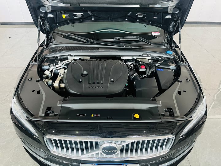 Фото 6 - Volvo S90