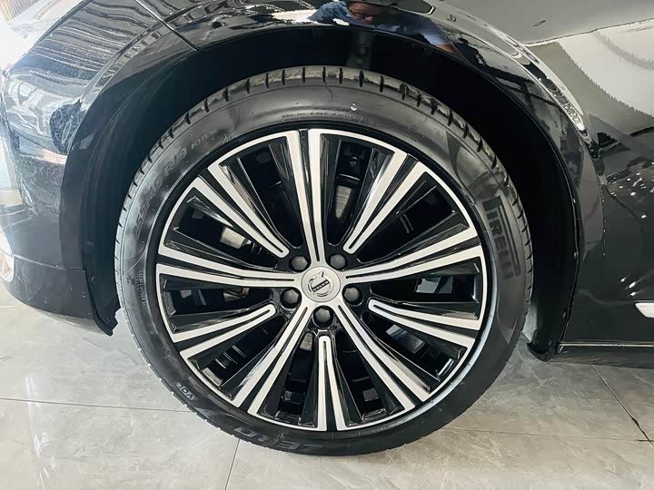 Фото 7 - Volvo S90