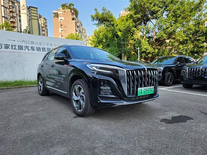 Фото 10 - Hongqi HS3 Hybrid