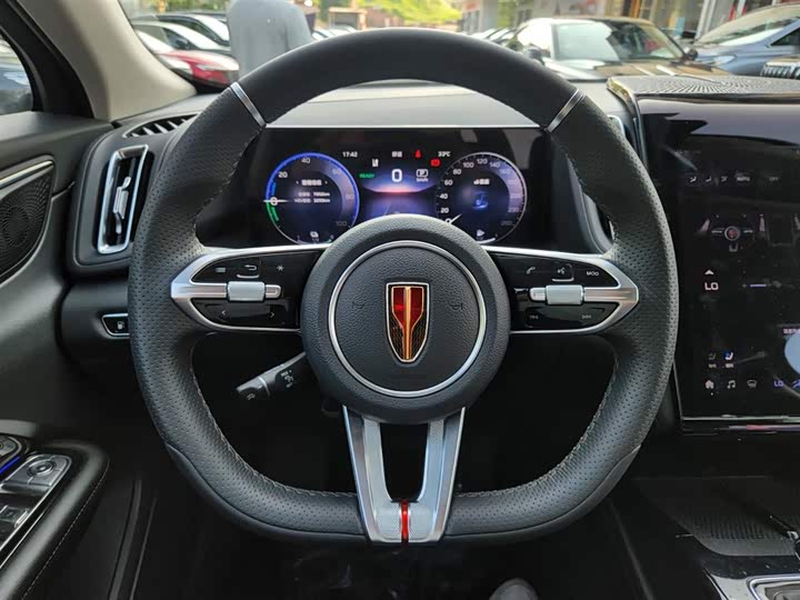 Фото 19 - Hongqi HS3 Hybrid