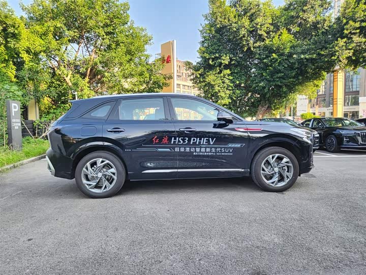 Фото 4 - Hongqi HS3 Hybrid