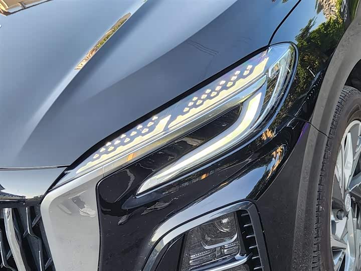 Фото 5 - Hongqi HS3 Hybrid