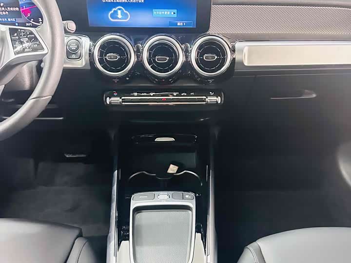 Фото 11 - Mercedes-Benz GLB-Class