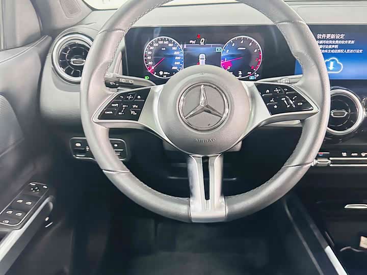 Фото 7 - Mercedes-Benz GLB-Class