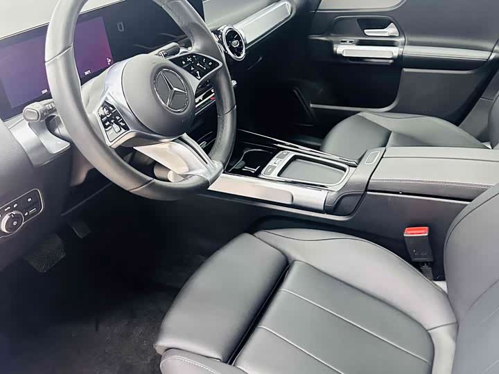 Фото 8 - Mercedes-Benz GLB-Class