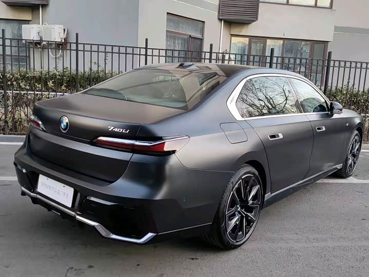 Фото 10 - BMW 7 Series