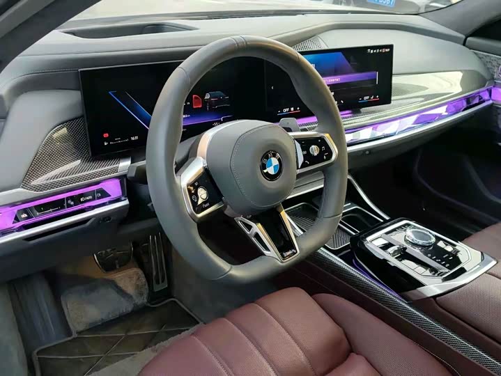 Фото 5 - BMW 7 Series