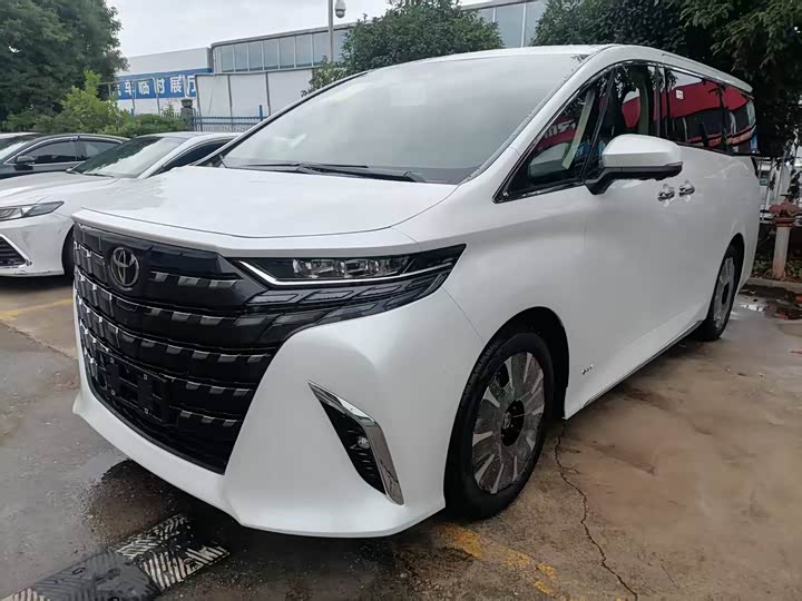 Photo 2 - Toyota Alphard