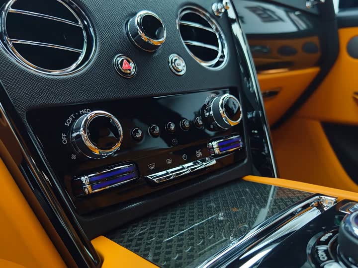 Фото 10 - Rolls-Royce Cullinan