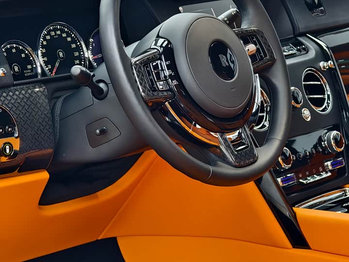 Фото 11 - Rolls-Royce Cullinan