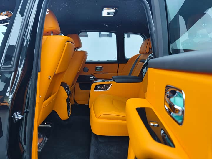 Фото 12 - Rolls-Royce Cullinan