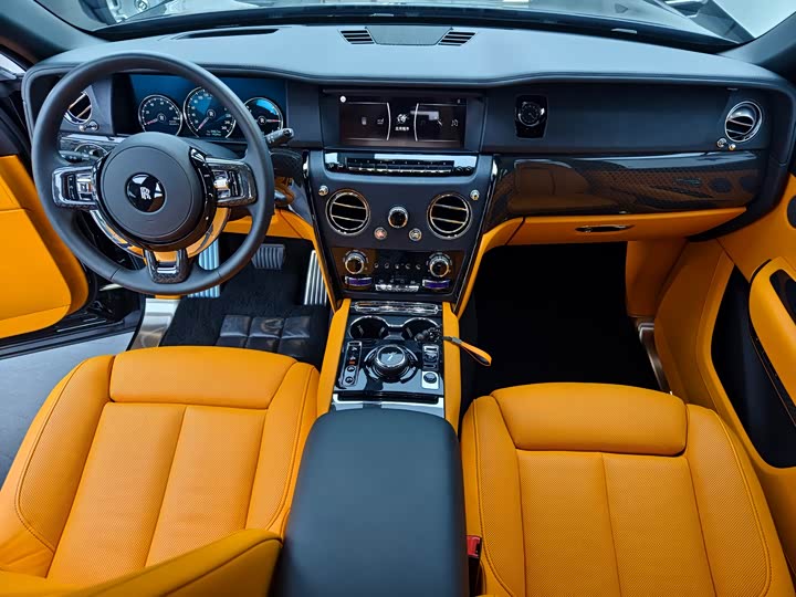 Фото 15 - Rolls-Royce Cullinan