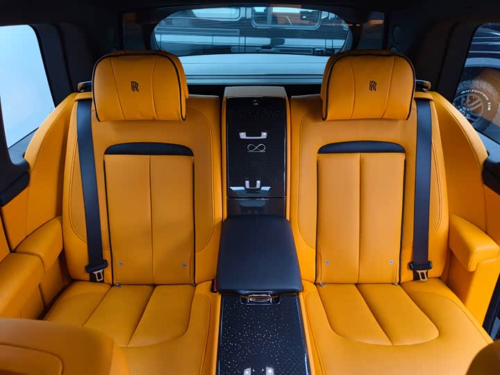 Фото 16 - Rolls-Royce Cullinan