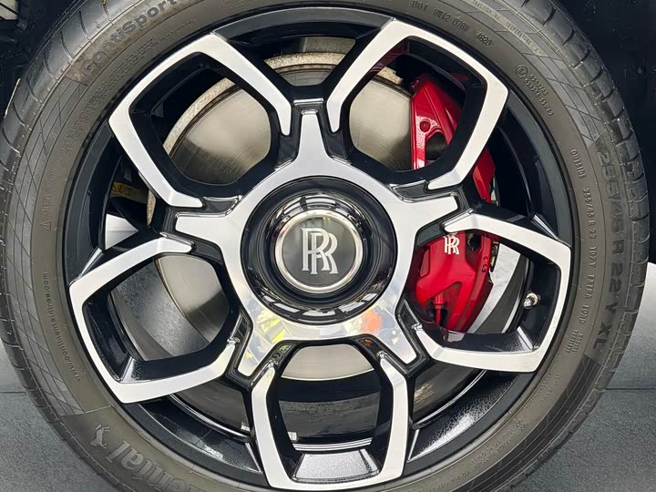 Фото 17 - Rolls-Royce Cullinan