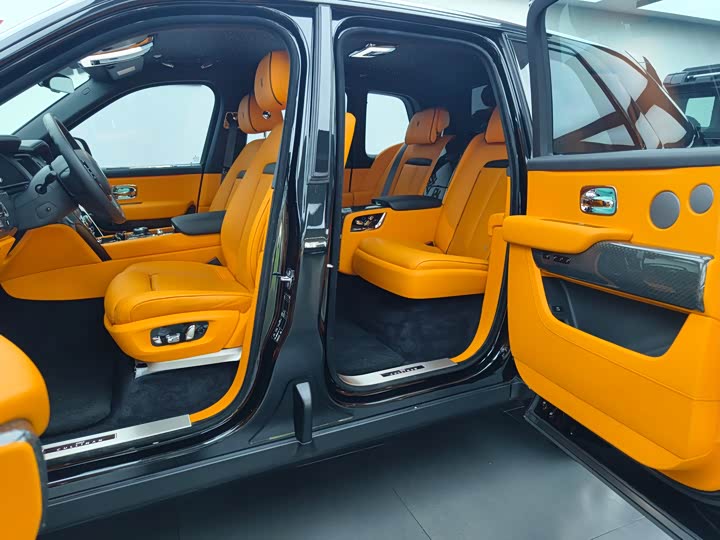 Фото 7 - Rolls-Royce Cullinan