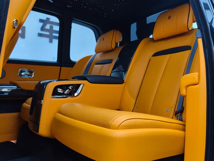 Фото 8 - Rolls-Royce Cullinan