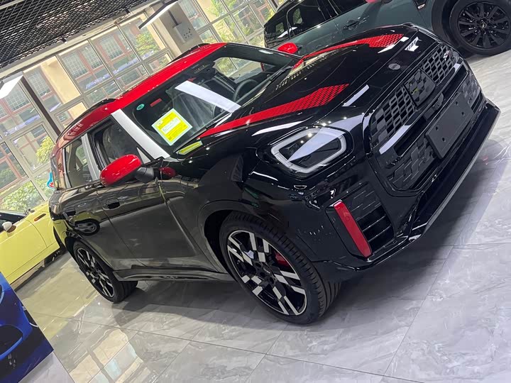 Фото 1 - Mini Countryman JCW