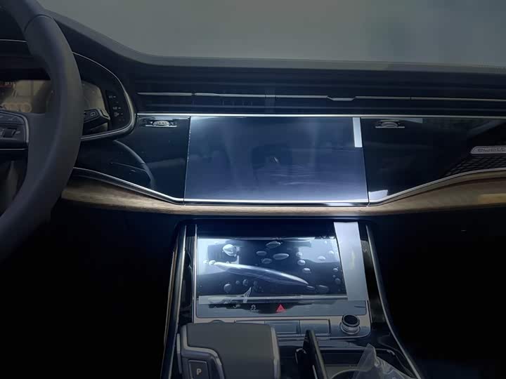 Фото 10 - Audi Q7