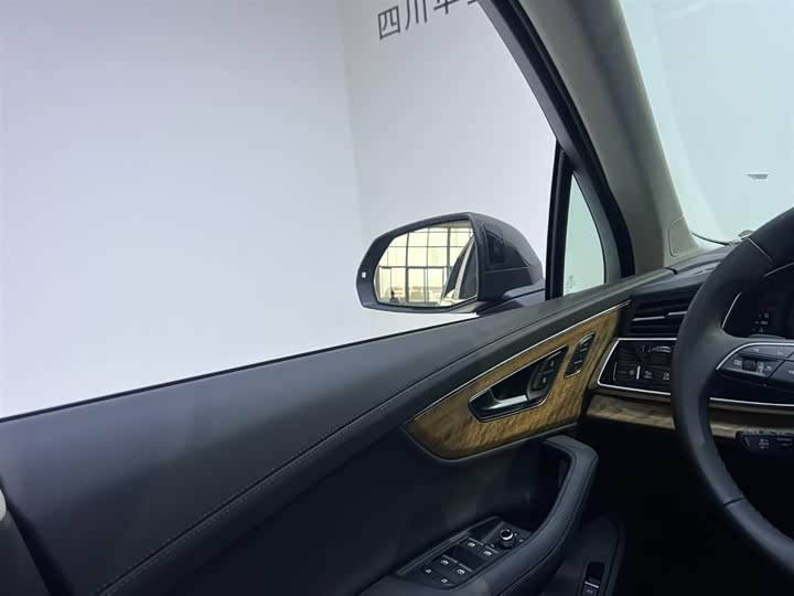 Фото 14 - Audi Q7