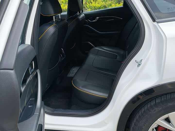 Фото 5 - Bestune B70S