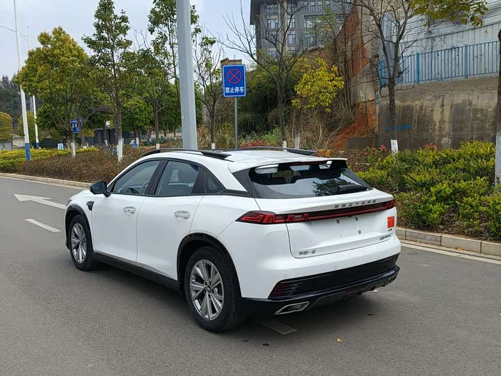 Фото 8 - Bestune B70S