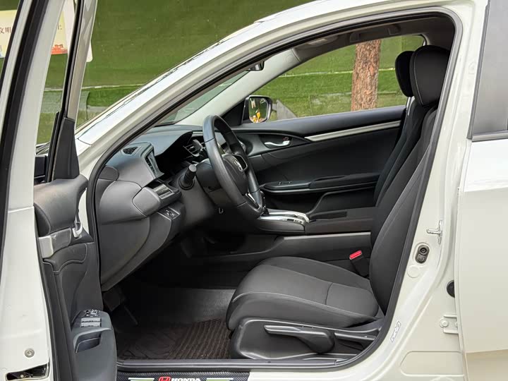 Фото 12 - Honda Civic